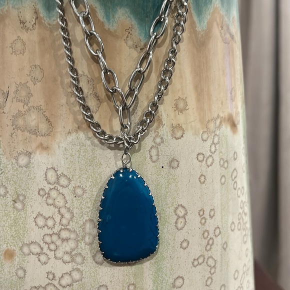 New Boutique Blue Stone Necklace On Silver Chain - Picture 2 of 3